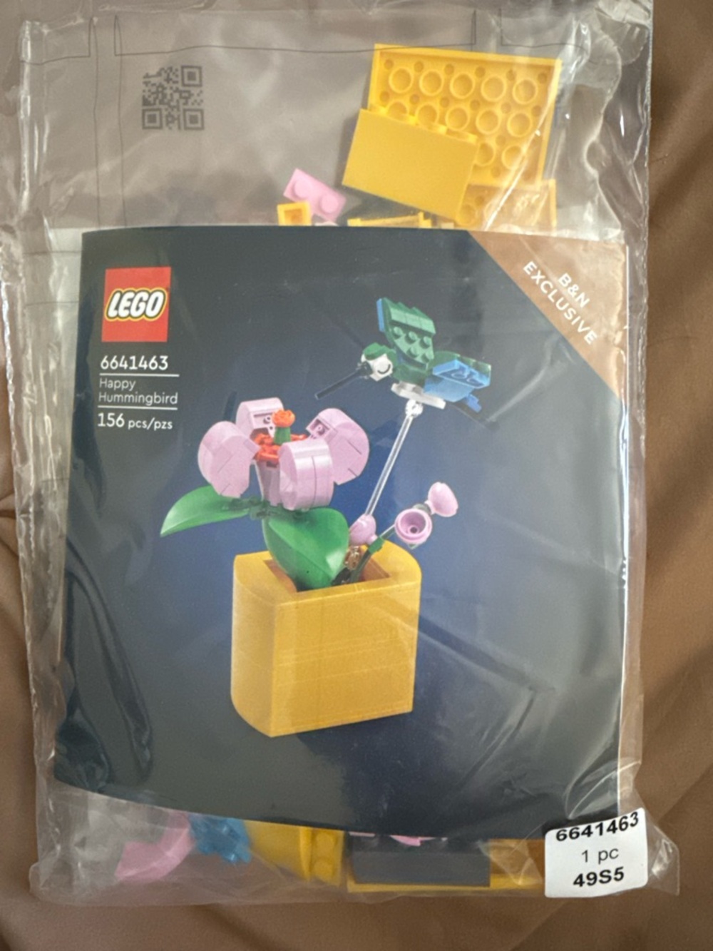 Lego hummingbird